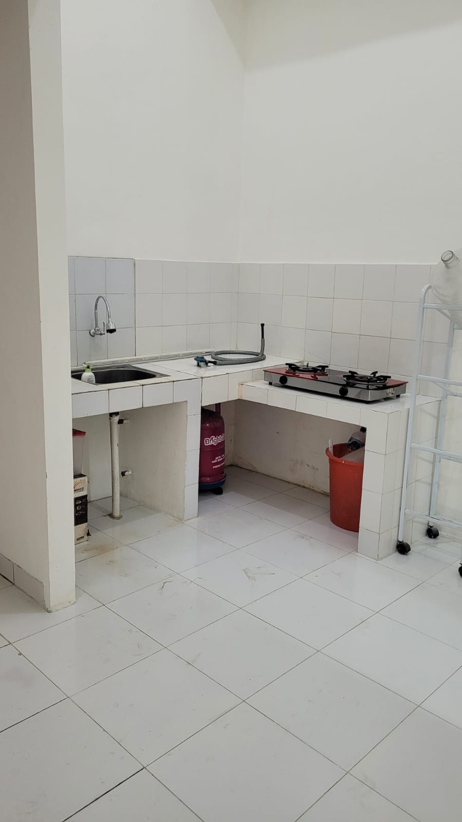 DIJUAL Rumah Siap Huni di Serpong Garden - Hook Posisi Strategis - Dekat Stasiun KRL Cisauk Tangerang - Image 7